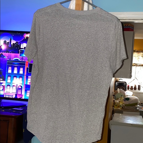 hollister tshirt - Picture 2 of 2